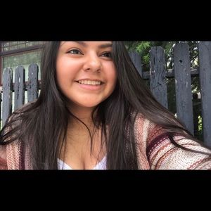 Meet your Posher, Mia